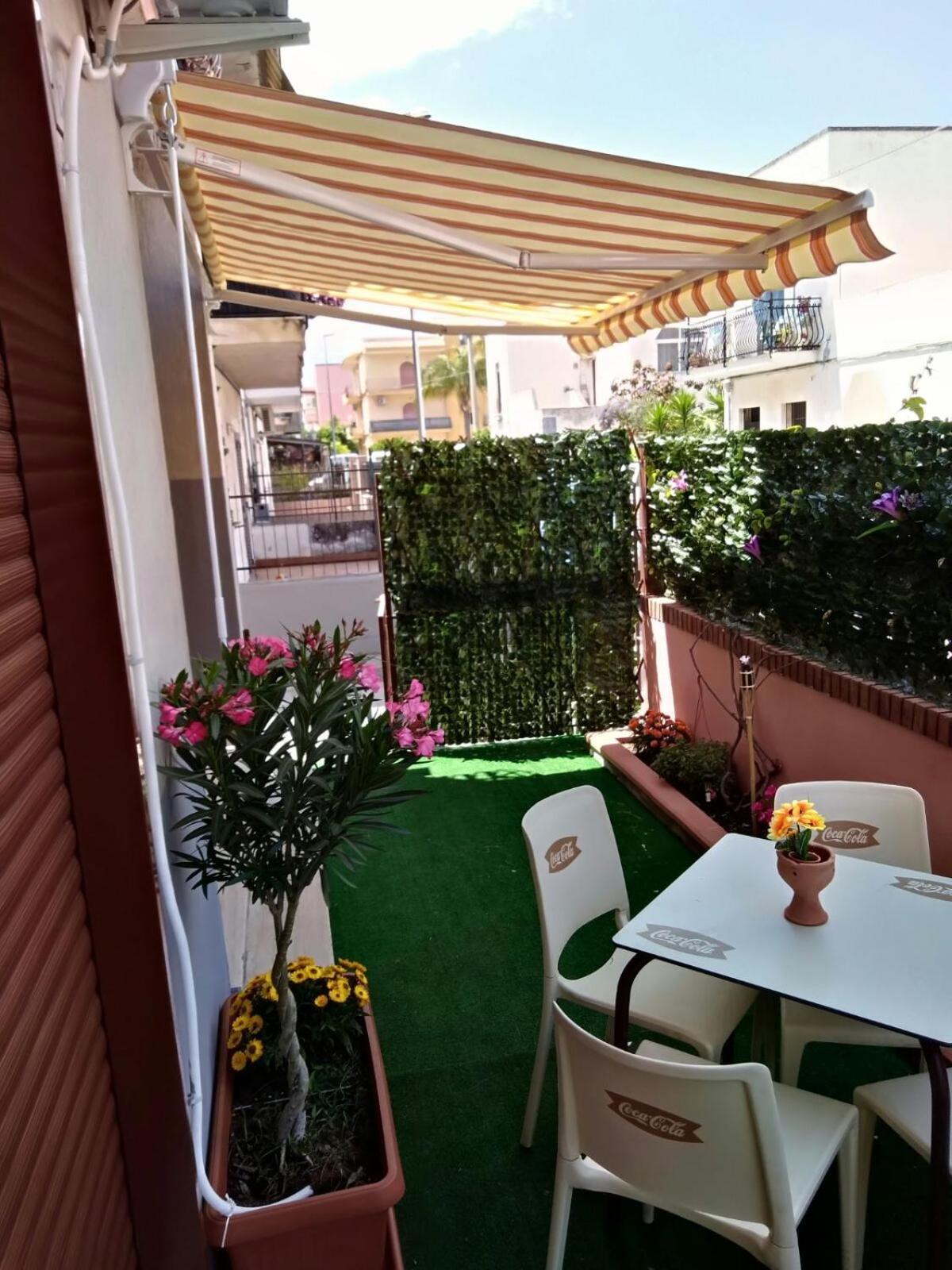Holiday House Marlin Giardini Naxos Exterior foto